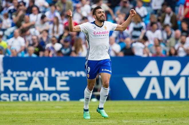 Borja celebrando uno de sus goles ante el Sporting (Foto: Dani Marzo).
