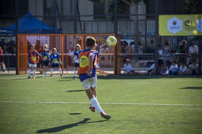 Imagen de una de las canchas en España de la Fundación Cruyff (Foto:@FundaciónCruyff).