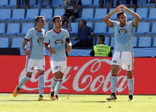 Maxi Gómez celebrando un gol (Foto: EFE).