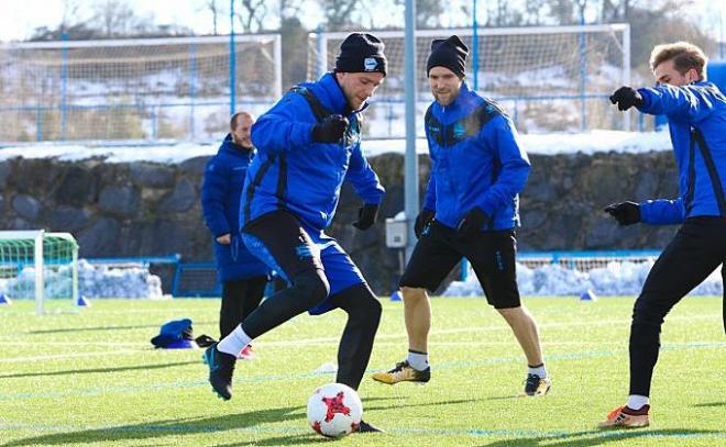 Guidetti, durante un entrenamiento con el Alavés (Foto: DA).