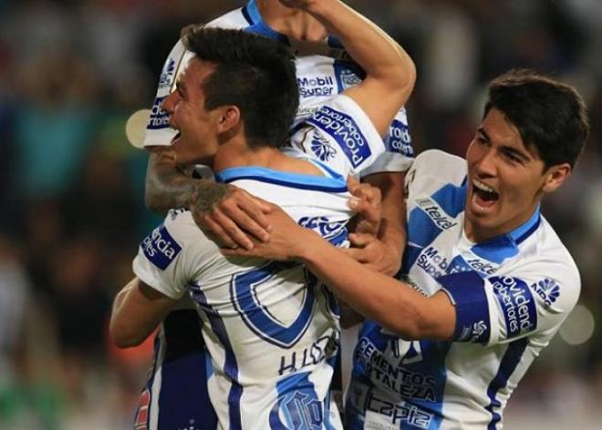 Jugadores del Pachuca celebrando un gol (Foto: EFE).