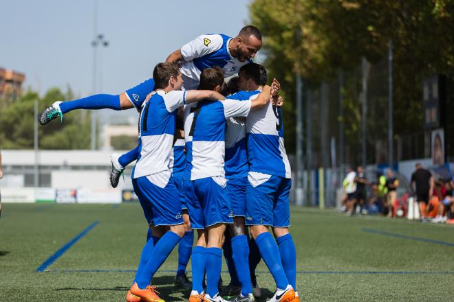 Los jugadores del CD Ebro celebran un tanto esta temporada. (Foto: Dani Marzo)