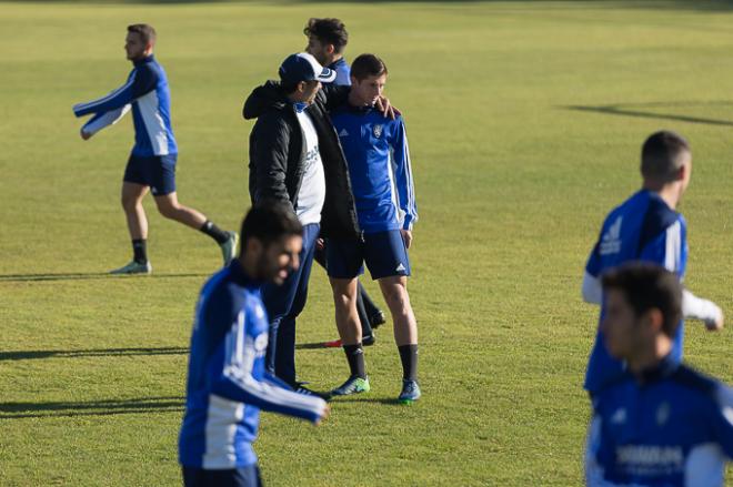 Agné dialoga con Zalaya en una sesión de trabajo (Foto: Dani Marzo).