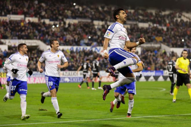 Ángel celebra el primer gol del partido. (Foto: Dani Marzo).