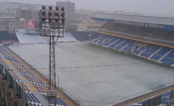 La Condomina cubierta de nieve este miércoles (Foto: @PatriMurcia).