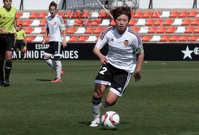 Maya Yamamoto, en un partido con el Valencia.