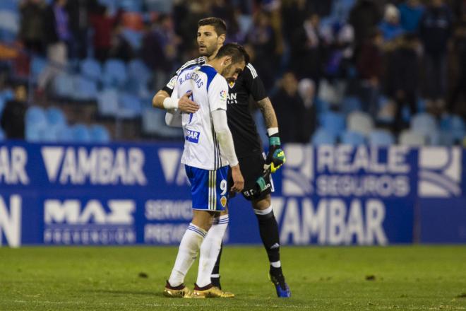 Borja Iglesias se lamenta tras la derrota ante el Cádiz (Foto: Dani Marzo).