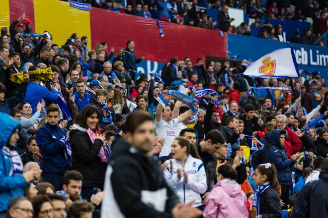 Aficionados durante el partido contra el Huesca (Foto: Dani Marzo).
