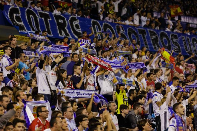 Aficionados del Real Zaragoza durante el encuentro (Foto: Dani Marzo).