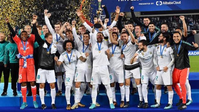 El Real Madrid celebra el titulo.