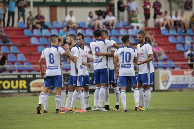 El Real Zaragoza celebra un gol esta pretemporada (Foto: Dani Marzo).