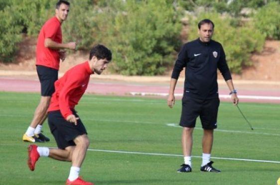 El técnico ya dirige a los andaluces (Foto: web UD Almería).