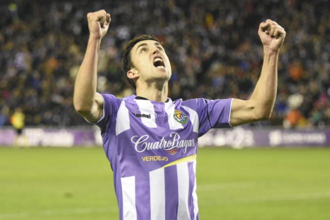 Jaime Mata celebra un gol al Huesca (Foto: Andrés Domingo).