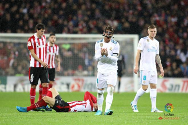 Ramos se lamenta tras ver la tarjeta roja (Foto: LaLiga).