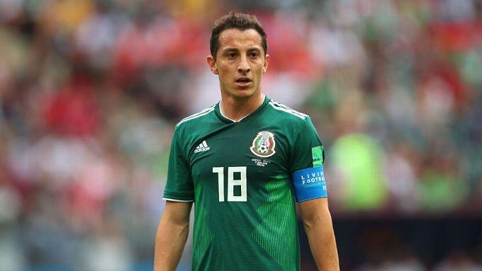 El bético Andrés Guardado con México.