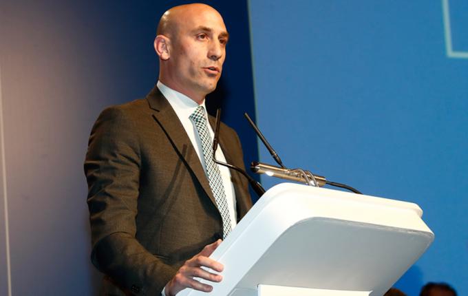 Rubiales, presidente de la RFEF, reparte el número de entradas para la Supercopa
