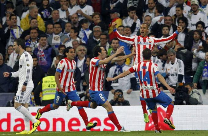 Miranda festeja el gol logrado en el Santiago Bernabéu en la última final ganada por el Atlético ante el Madrid.