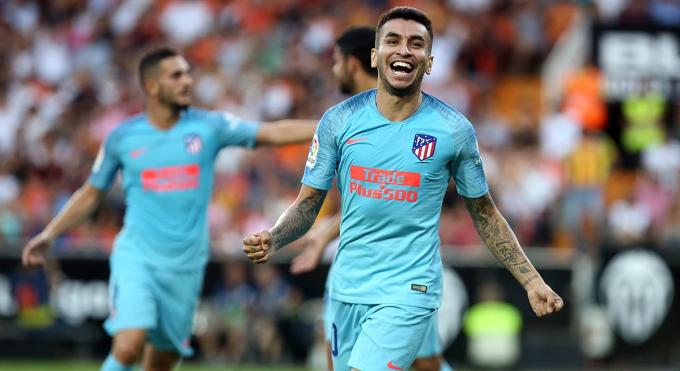 Correa celebra un gol en el Valencia-Atletico.