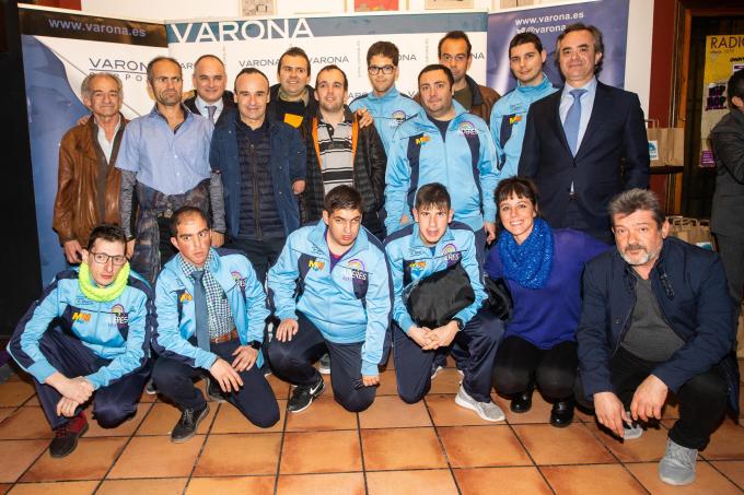 Federico Varona, Ignacio Varona, Ricardo Ten y miembros del equipo Aderes de Burjasot.