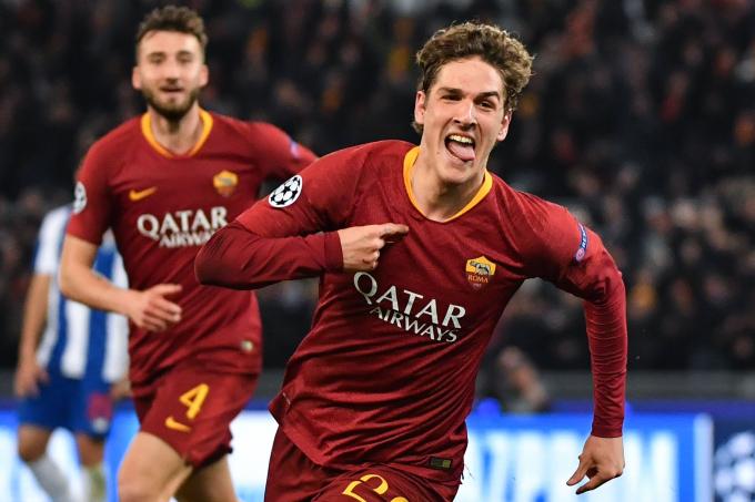 Zanolo celebra uno de sus goles ante el Oporto.