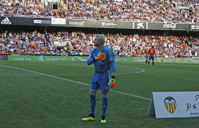 Cañizares, en el partido de Leyendas de la temporada del Centenario (Foto: Valencia CF)
