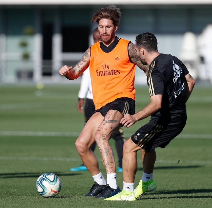 Sergio Ramos y Carvajal, durante el entrenamiento de este miércoles.
