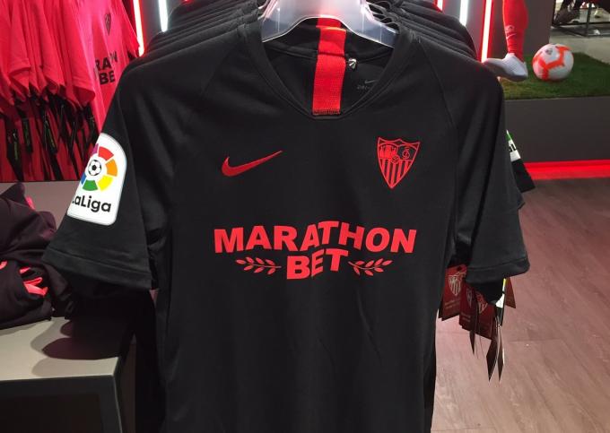 Minimizar pivote Aprobación Nike. Camiseta de color negro del Sevilla FC: Novedad