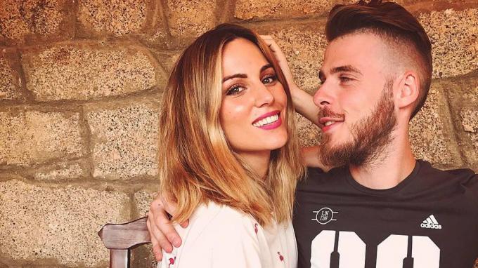 Edurne y David de Gea posan para una foto.