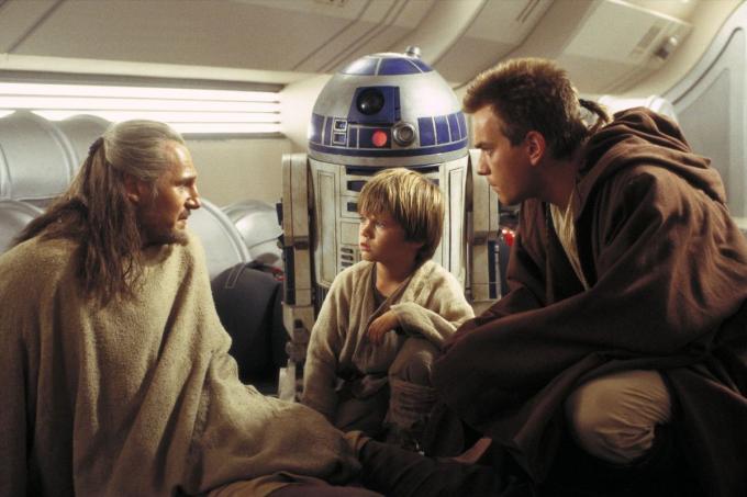 Obi-Wan Kenobi, Qui-Gonn Jin, Anakin Skywalker y RD-D2 durante una escena de la Amenaza Fantasma.