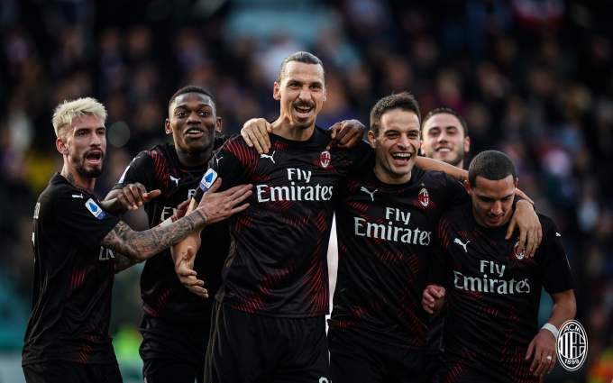 Castillejo e Ibrahimovic, celebrando un gol del Milan al Cagliari (Foto: AC Milan).