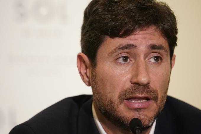 Víctor, en la rueda de prensa posterior a su despido.