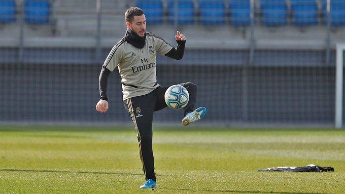Eden Hazard, tocando balón (Foto: Real Madrid).