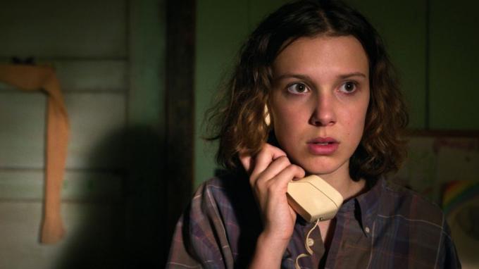 Millie Bobby Brown como Once (Foto: Netflix).