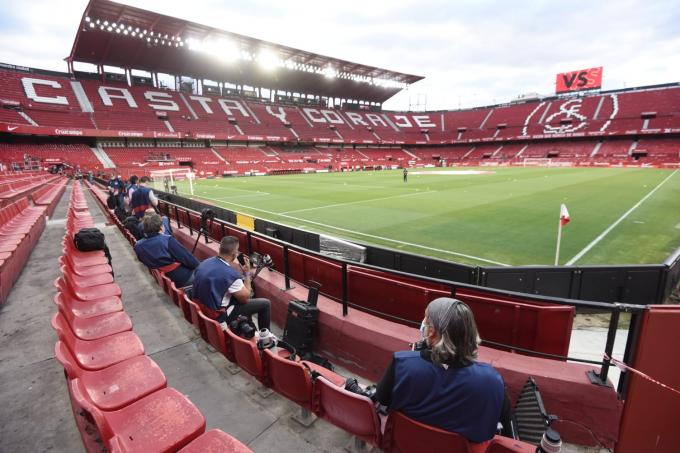 El estadio Sánchez-Pizjuán, antes del derbi (Foto: Kiko Hurtado).