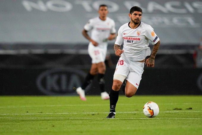 Banega, ante el Manchester United (Foto: SFC).
