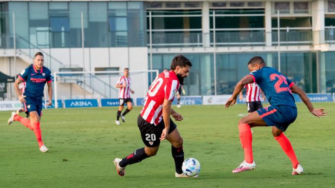 Asier Villalibre en el segundo amistoso del Athletic Club contra el Sevilla en Murcia.