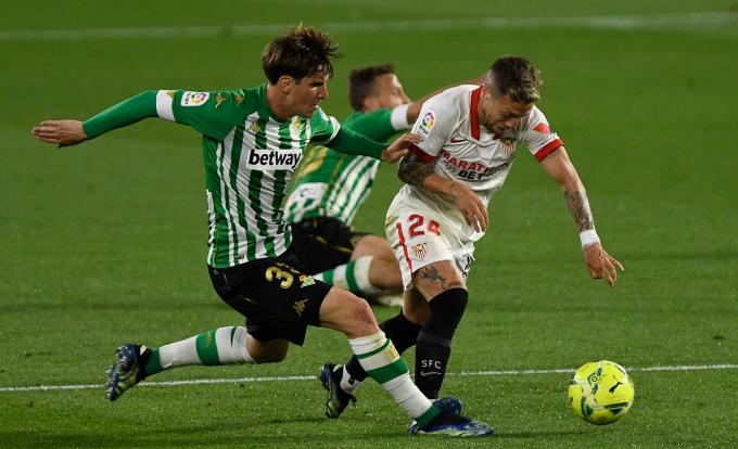 Juan Miranda en el derbi (Foto: Kiko Hurtado).