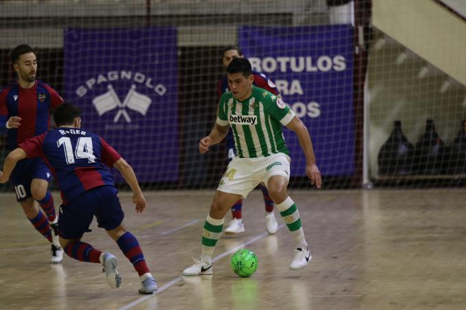 Bocao ante el Levante (Foto: Real Betis Futsal)