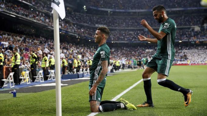 Sanabria celebra su gol en el Real Madrid - Betis.