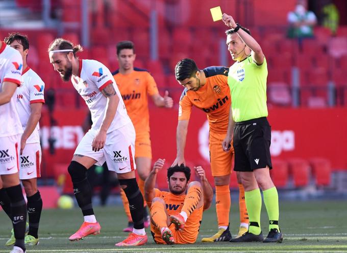 Guedes, en Sevilla - Valencia. (Foto: Kiko Hurtado).