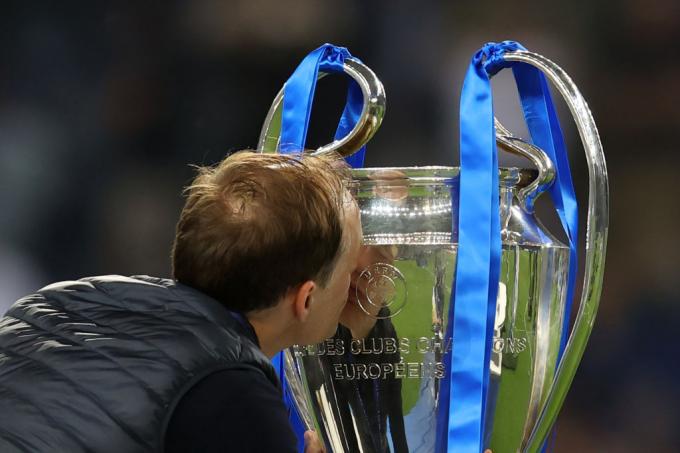 Tuchel besa la Champions League de 2021.