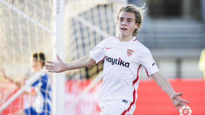 Iker Villar celebra un gol en LaLiga Promises (Foto: LaLiga).