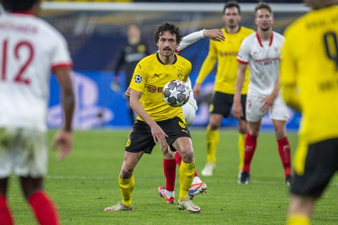 Delaney, jugando contra el Sevilla en la Champions con el Borussia Dortmund (Foto: Cordon Press).