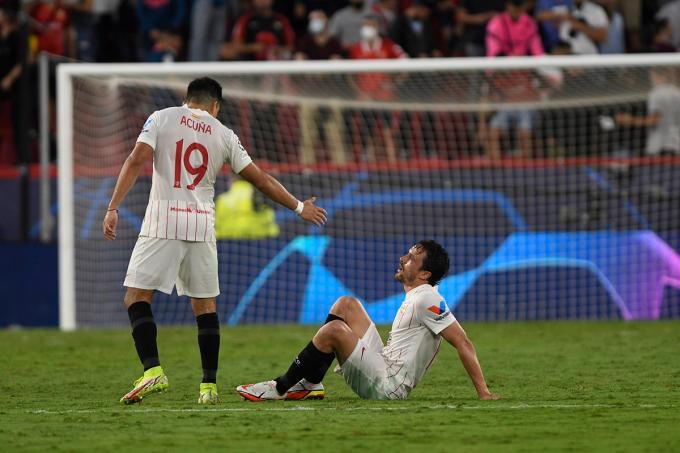 Acuña y Delaney, en un partido de Champions de la presente temporada. (Foto: Kiko Hurtado).