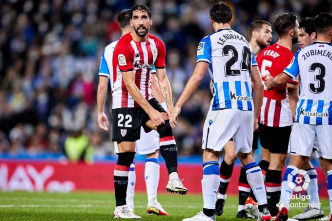 Raúl García en el derbi ante la Real (Foto: LaLiga).