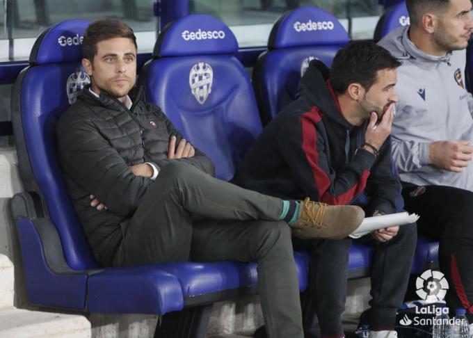 Lisci, durante el Levante-Osasuna (Foto: LaLiga).