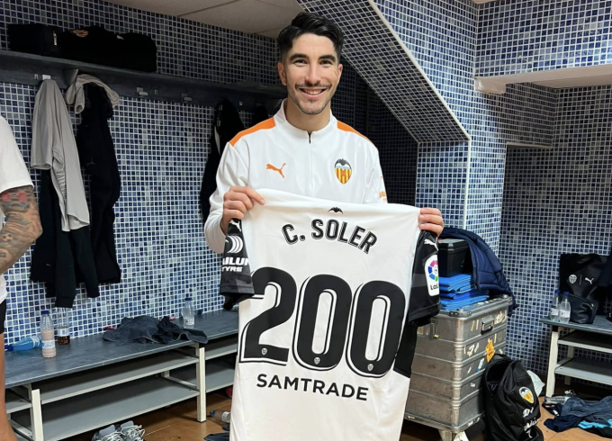 Carlos Soler cumple 200 partidos con el Valencia CF