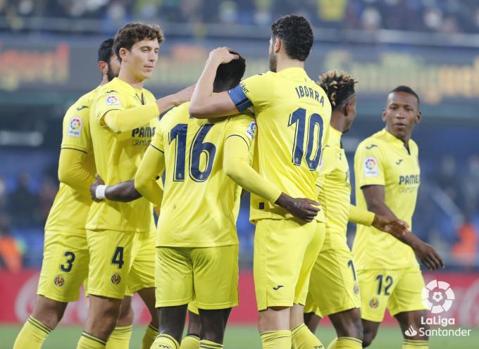 Los jugadores del Villarreal celebran el gol de Dia (Foto: LaLiga).
