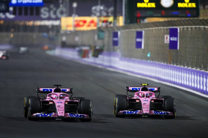Fernando Alonso y Ocon, en el GP de Arabia Saudí (Foto: Cordon Press).