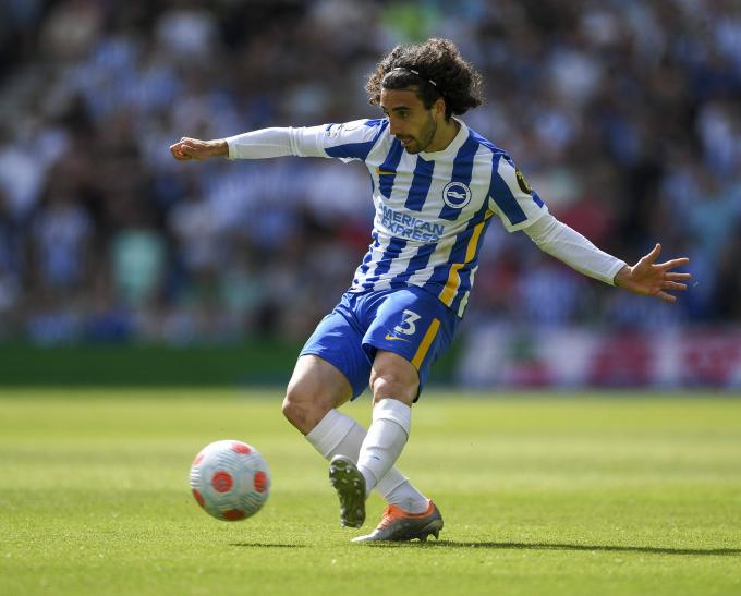 Marc Cucurella, en un partido con el Brighton en la Premier (Foto: Cordon Press).